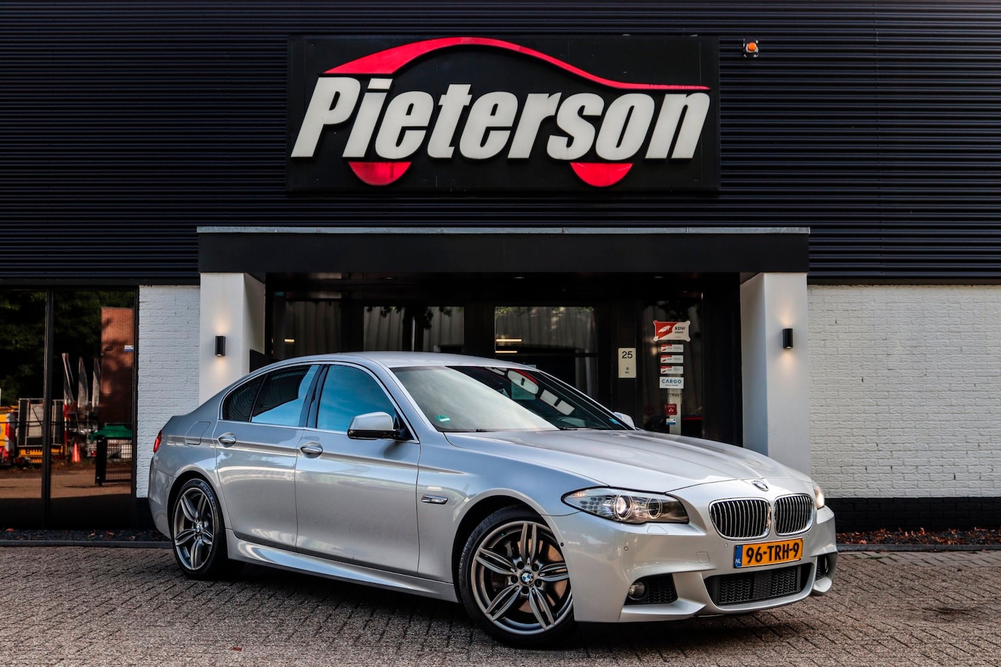 BMW 5-serie - 535i M-Pakket NAP 2e EIG SOFTCLOSE 360 VOL OPTIE - AutoWereld.nl