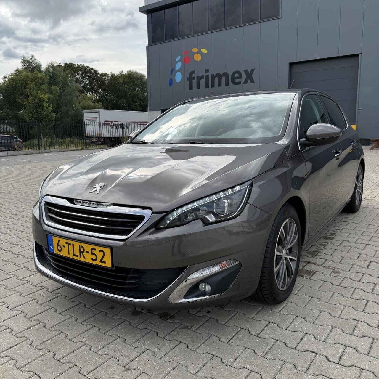 Peugeot 308 - 1.6 Allure | Leder | NW KETTING & BANDEN - AutoWereld.nl