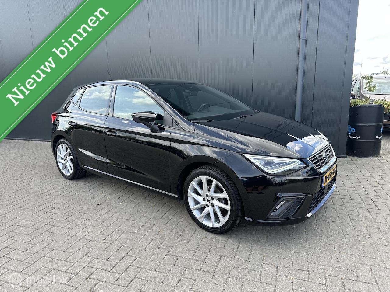 SEAT Ibiza - 1.0 FR Business Intense Virtul Alcantara full link - AutoWereld.nl