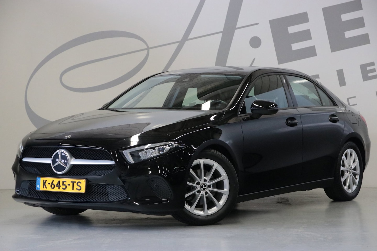 Mercedes-Benz A-klasse - 180 Apple CarPlay/ Led-koplampen/ Achteruitrijcamera - AutoWereld.nl