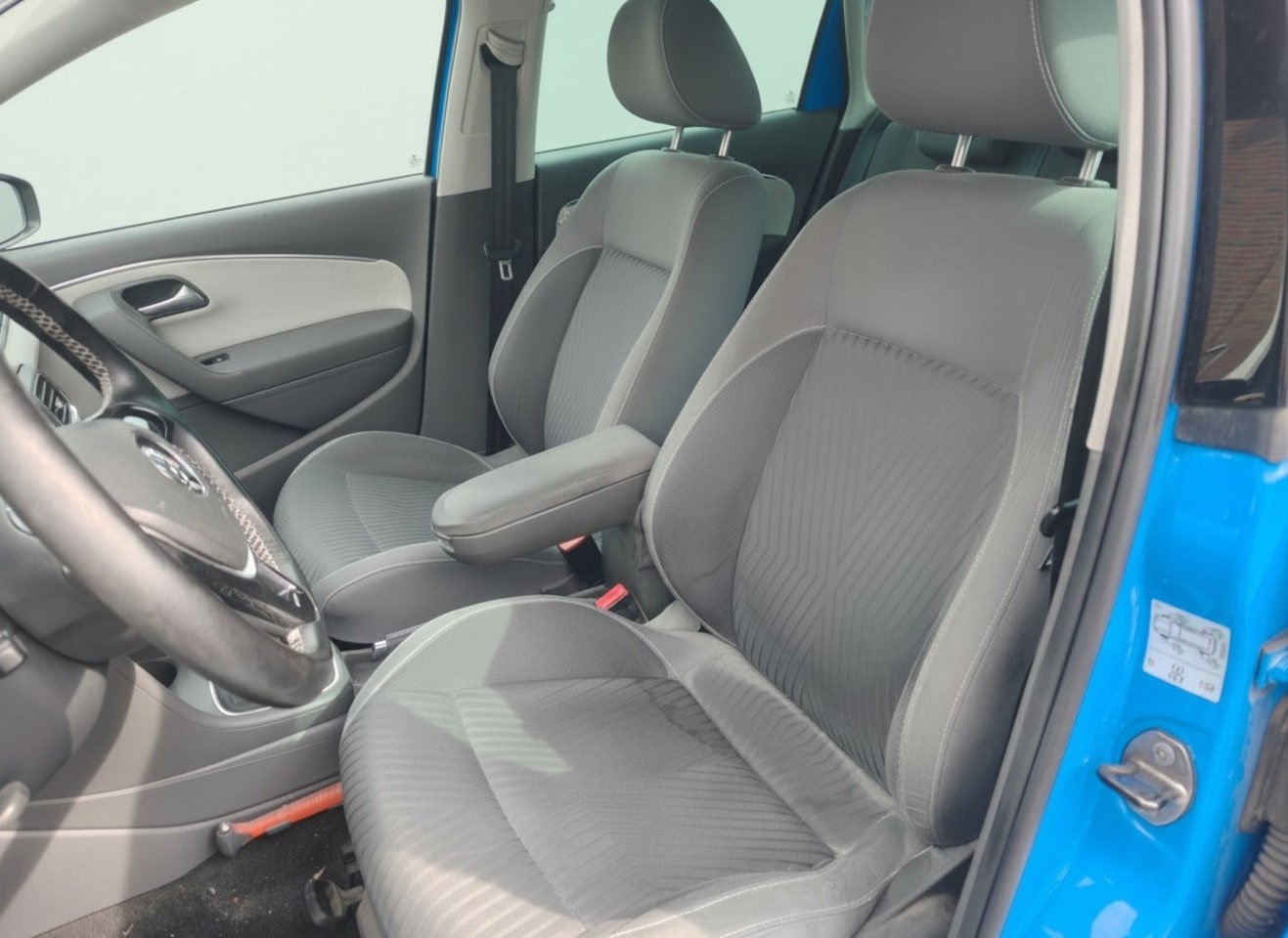 Volkswagen Polo - 1.0 First Edition 1.0 First Edition, 1e eigenaar, Cruise, Airco, Bluetooth, NAP