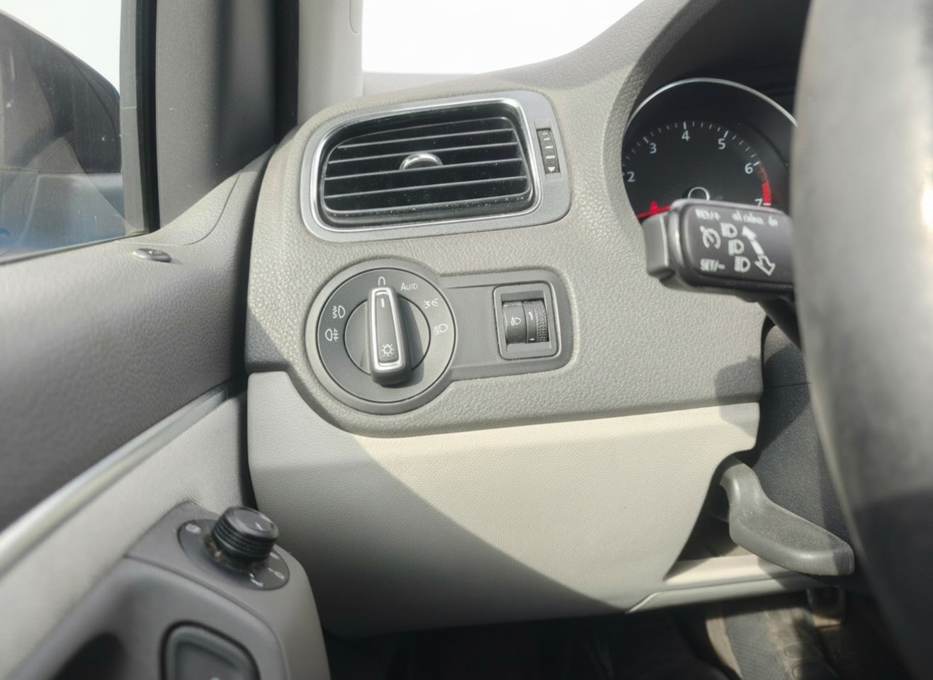 Volkswagen Polo - 1.0 First Edition 1.0 First Edition, 1e eigenaar, Cruise, Airco, Bluetooth, NAP
