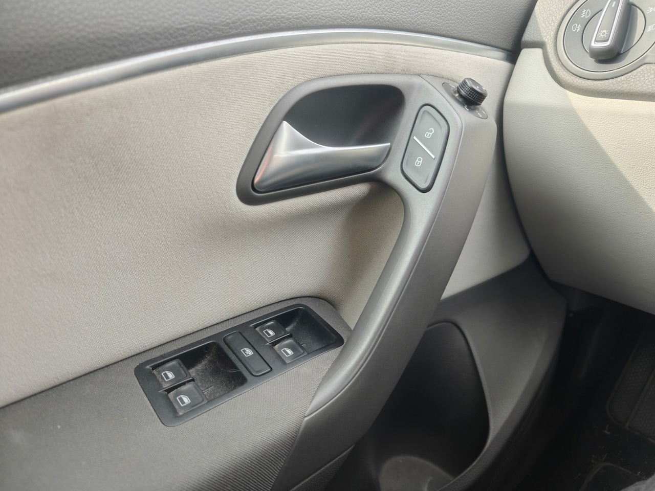 Volkswagen Polo - 1.0 First Edition 1.0 First Edition, 1e eigenaar, Cruise, Airco, Bluetooth, NAP