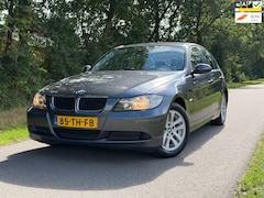 BMW 3-serie - 318i High Executive | Cruise control + Automaat Nu € 2.950,