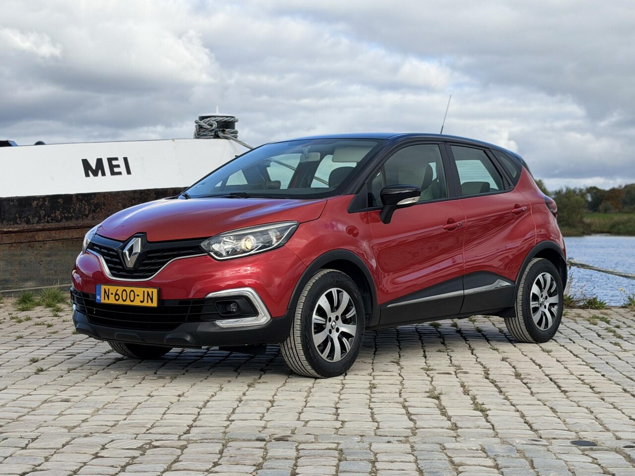 Renault Captur - 0.9 TCe Life|Cruise|Bluetooth|Airco - AutoWereld.nl