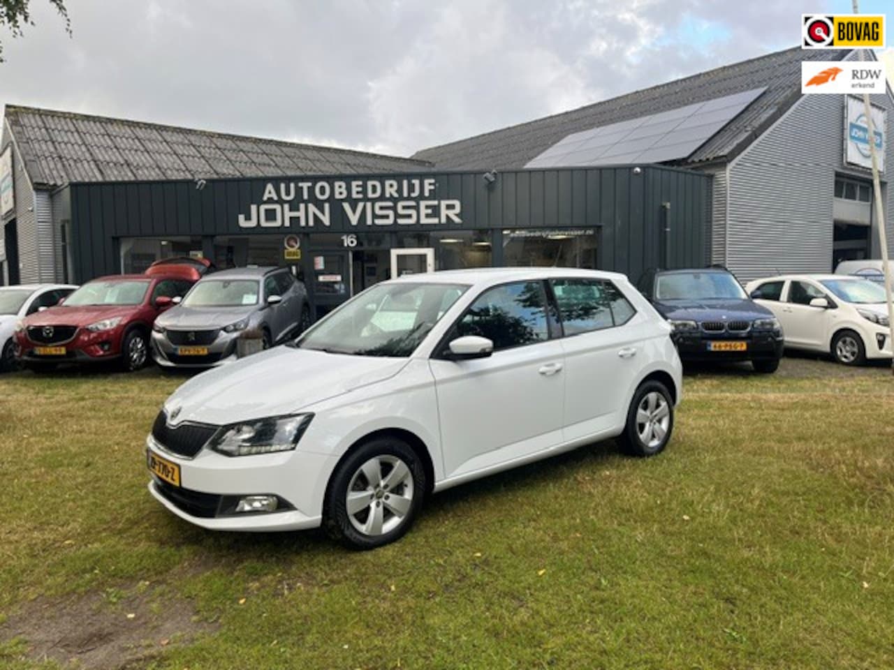 Skoda Fabia - 1.2 TSI Style * automaat * bluetooth & telefoonvoorbereiding * parkeersensoren * stijlvoll - AutoWereld.nl