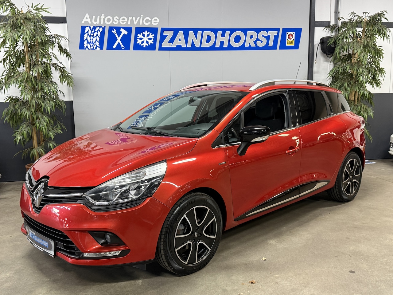 Renault Clio Estate - 0.9 TCe Limited // Airco // PDC // Navi - AutoWereld.nl