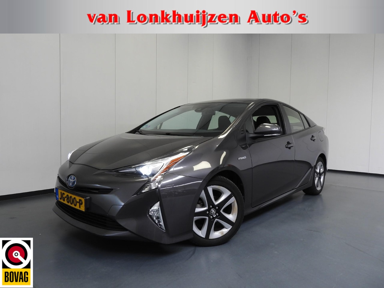 Toyota Prius - 1.8 Hybrid Dynamic NAVI/CAMERA/LED/HEAD-UP/TREKH./17"LMV! - AutoWereld.nl