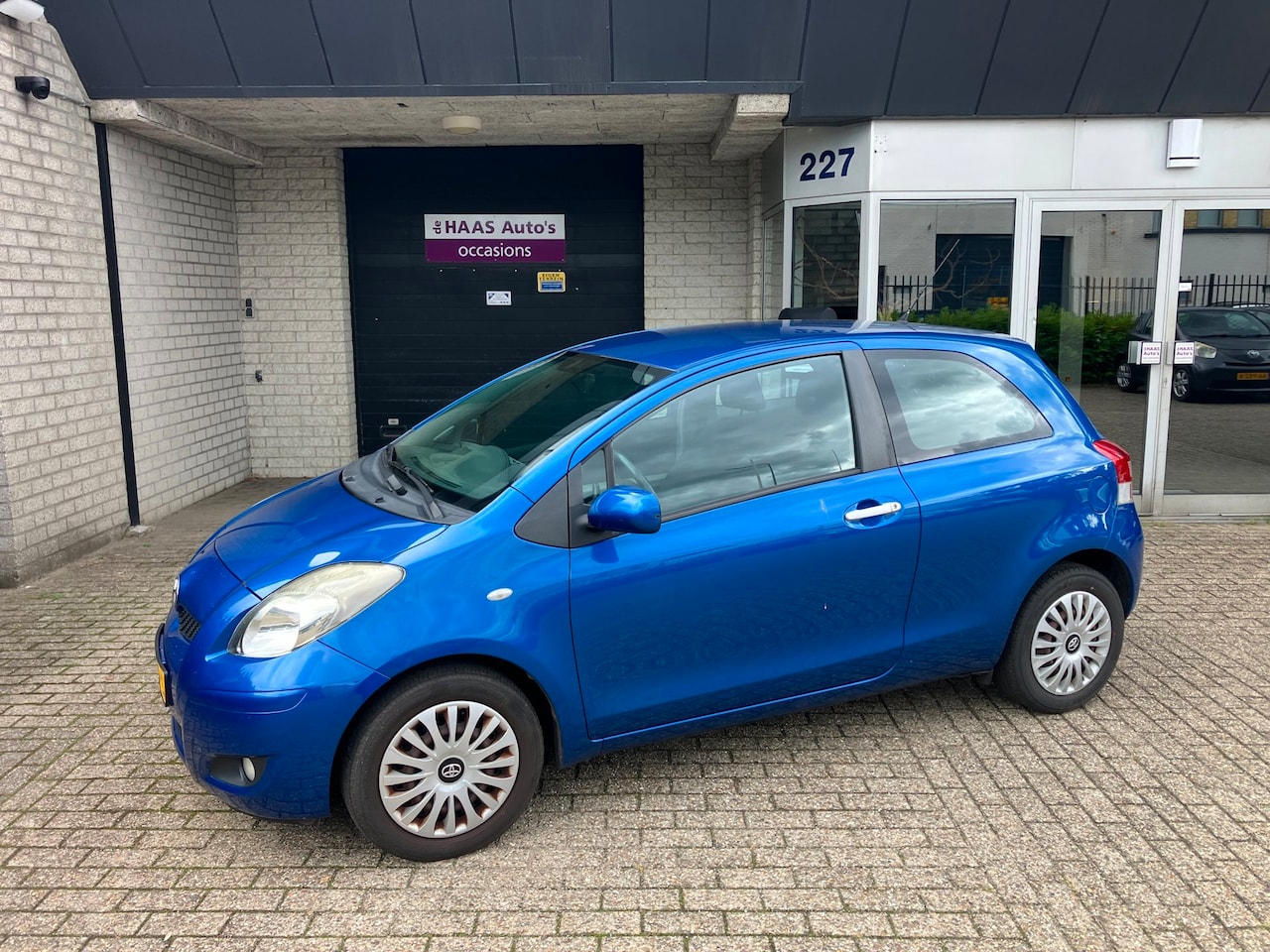 Toyota Yaris - 1.3 VVTi Aspiration / TOYOTA DEALER SERVICED / AIRCO ACC / APK SEPTEMBER 2027 !!! - AutoWereld.nl