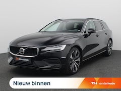 Volvo V60 - 2.0 B4 Core 197PK Aut. Trekhaak, Achteruitrijcamera, Keyless, 19" LM Velgen, Navi, Stoelve