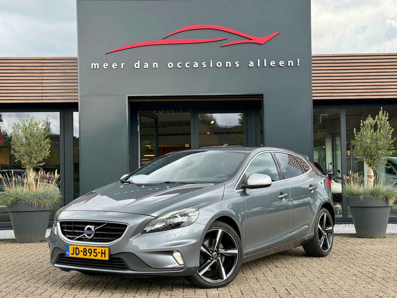 Volvo V40 - T3 R-Design - AutoWereld.nl