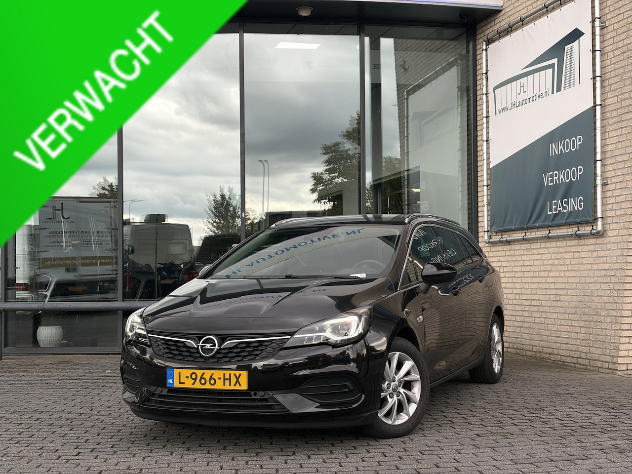 Opel Astra Sports Tourer - 1.2 Business Elegance 1.2 Business Elegance - AutoWereld.nl