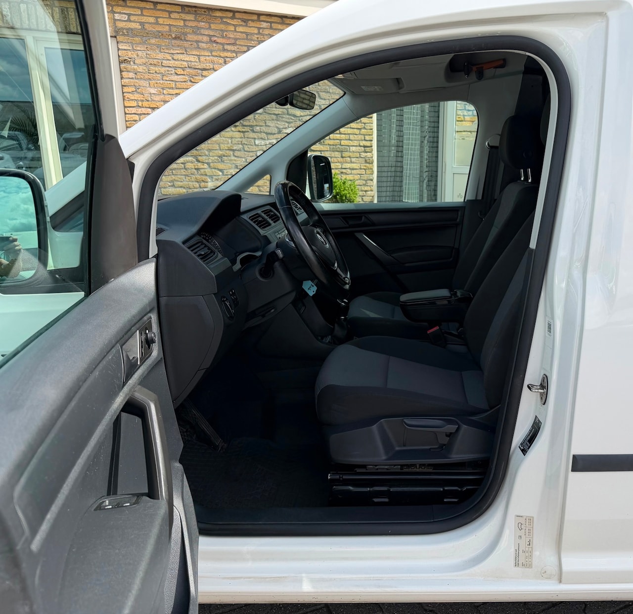 Volkswagen Caddy - 2.0 TDI Highline Bj 2016 Nette Caddy - AutoWereld.nl