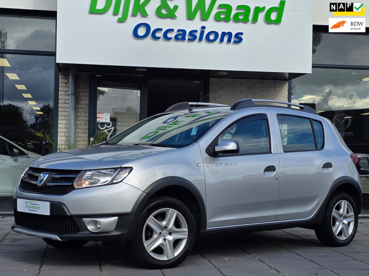 Dacia Sandero Stepway - 0.9 TCe Lauréate - NAP - AIRCO - CRUISE - BLUETOOTH - 90 PK - AutoWereld.nl