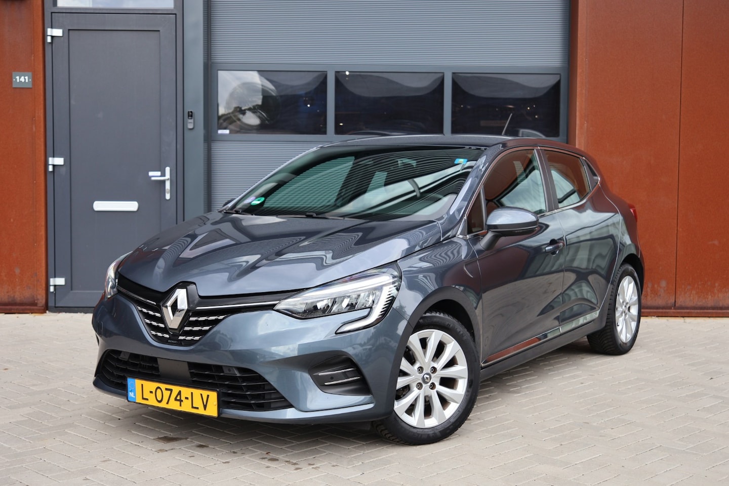 Renault Clio - 1.0 TCe Intens | NAP | Winter Pack | Camera | Digital Cockpit | Dealer | CarPlay | LED | N - AutoWereld.nl