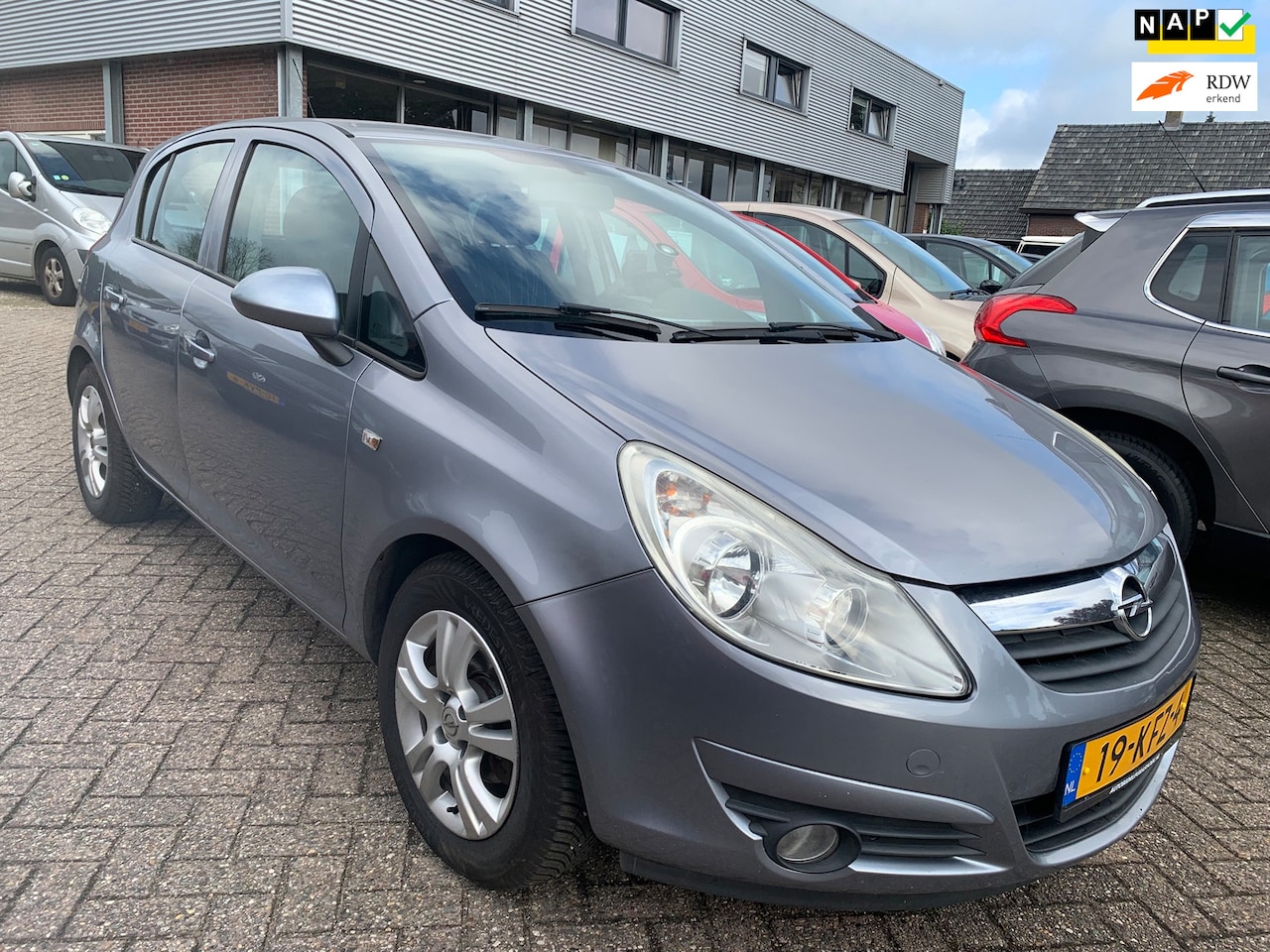 Opel Corsa - 1.4-16V Enjoy 2009 € 2.250,- AIRCO-CRUISE- 1 JR. APK ZO MEE - AutoWereld.nl