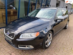 Volvo V70 - 2.5FT R-Design 230PK AUTOMAAT LEER / XENON / TREKHAAK