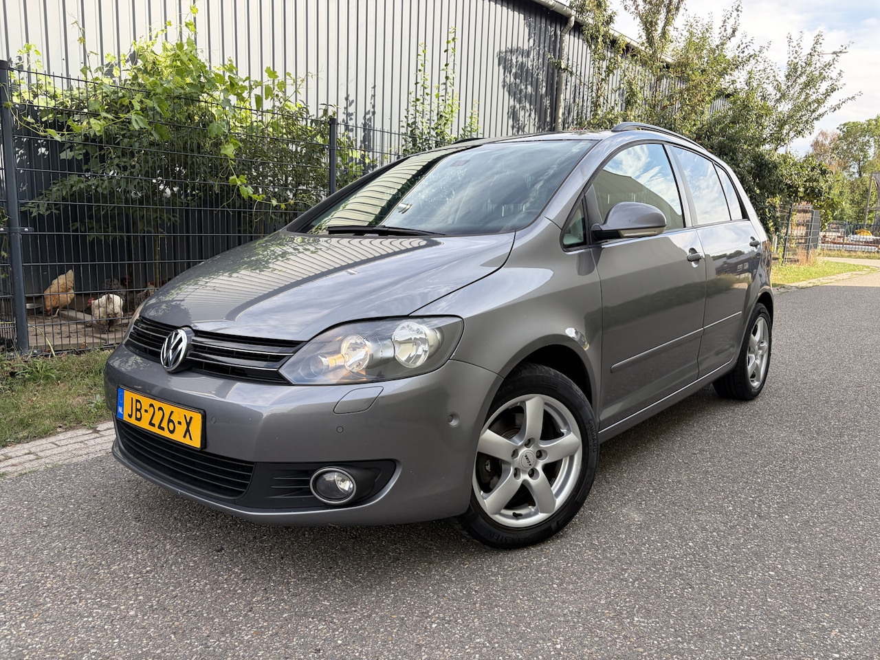 Volkswagen Golf Plus - 1.2 TSI Comfortline BlueMotion / AIRCO / CRUISE / STOELVERWARMING / TREKHAAK - AutoWereld.nl