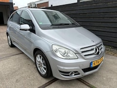 Mercedes-Benz B-klasse - 170 AUTOMAAT/AIRCO/LEER/ALLE BOEKJES/2 JAAR APK