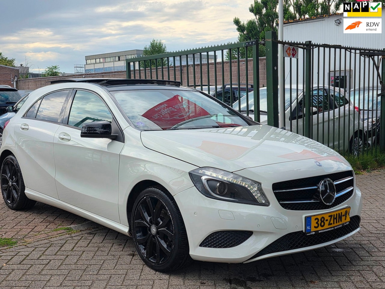 Mercedes-Benz A-klasse - 200 Ambition Automaat Panorama dak leerbekeleding memory stoel navigatie cruis control - AutoWereld.nl