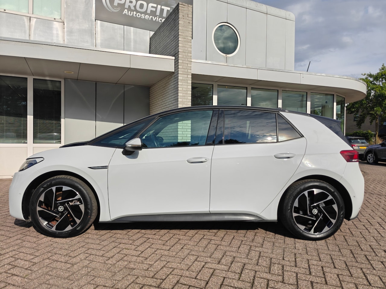 Volkswagen ID.3 - Life 58 kWh / 204 PK / Eerste eigenaar / 90% SOH Top staat! - AutoWereld.nl