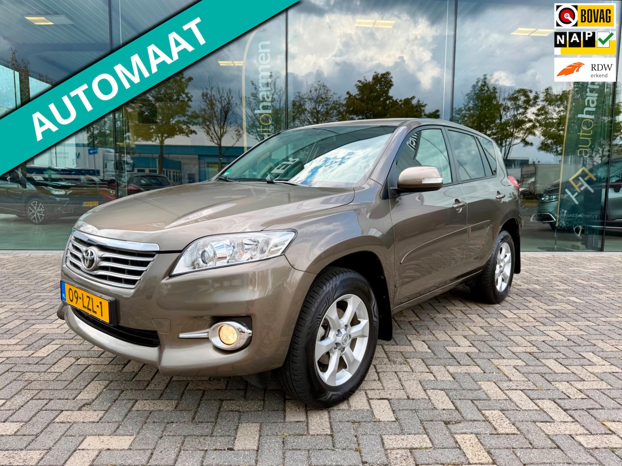 Toyota RAV4 - 2.0 VVTi automaat 4WD Executive Business, NAP, CarPlay, Trekhaak - AutoWereld.nl