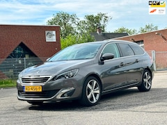 Peugeot 308 SW - 1.2 PureTech Allure Navigatie*Pano*LED*Cruise*Clima*NAP*Dealer onderhouden*LM velgen*Parke
