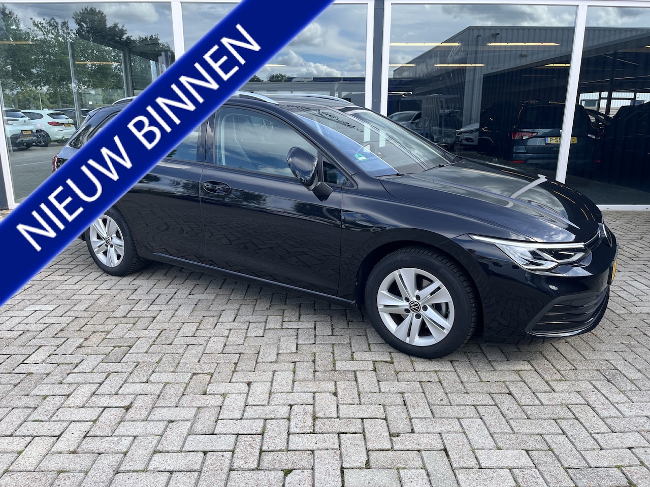 Volkswagen Golf Variant - 1.0 eTSI Life Carplay / Led / Acc / Lmv - AutoWereld.nl