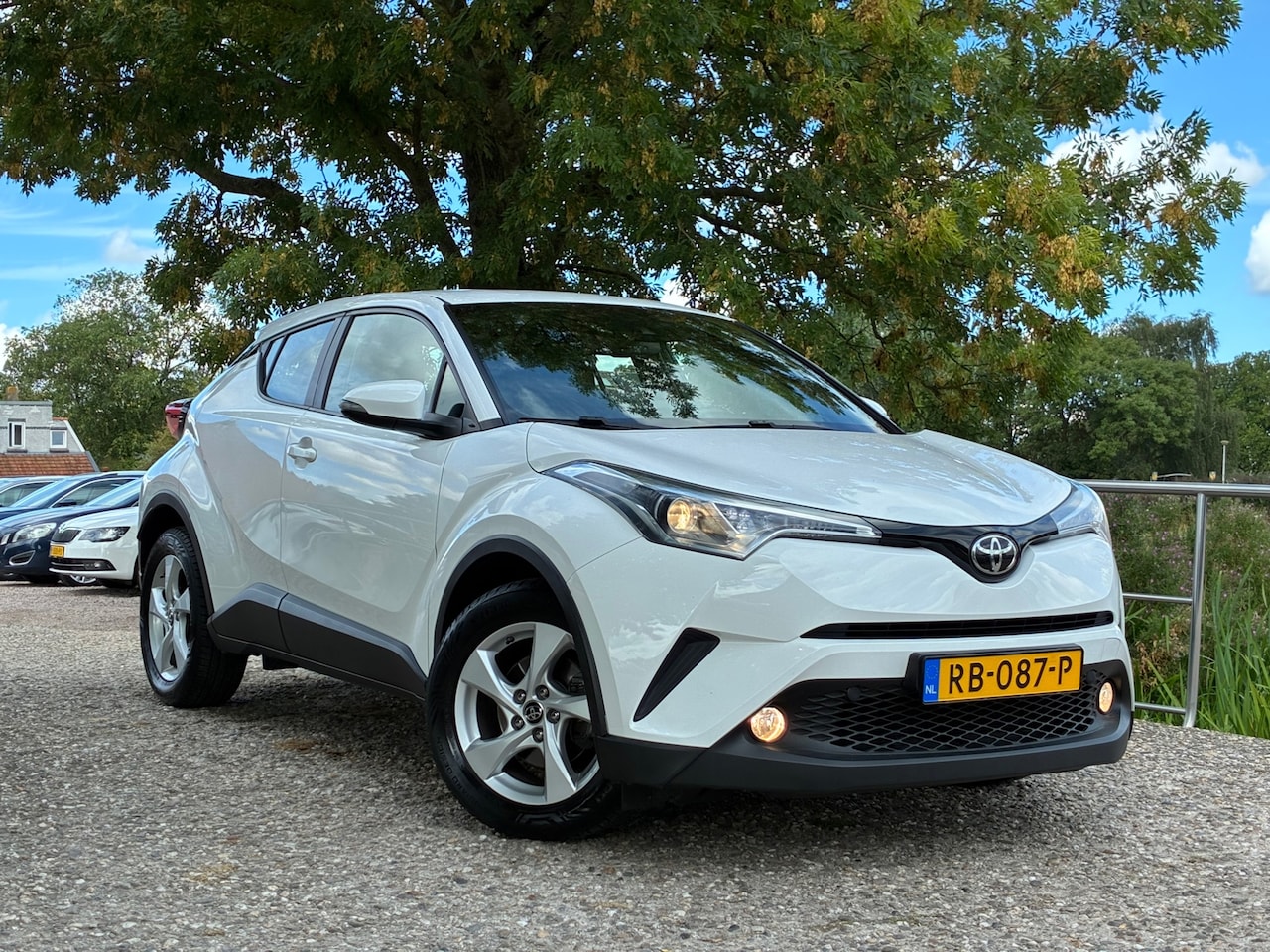 Toyota C-HR - 1.2 Dynamic | Navi + Camera + Clima + Cruise Nu € 12.975,-!!! - AutoWereld.nl