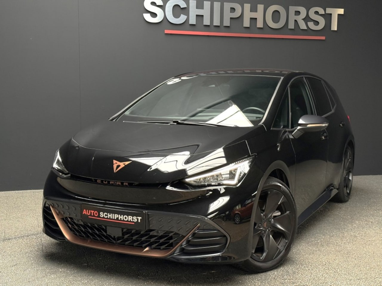 CUPRA Born - CUPRA Born 560 km Limited 84 kw Adaptive cruise control, Achteruitrijcamera,Head-up warmte - AutoWereld.nl