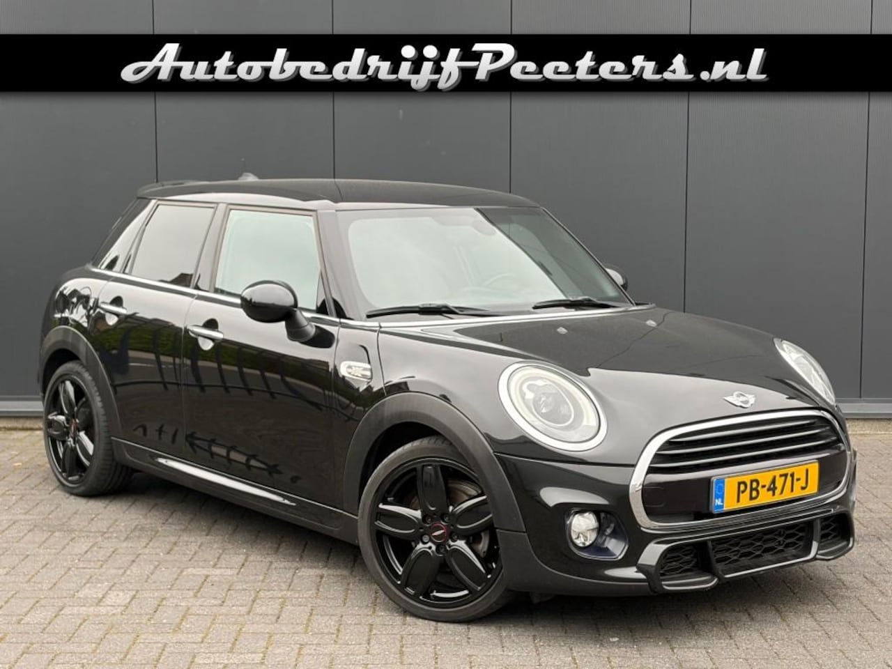 MINI Cooper - 1.5 JCW pakket Leder Navi LED PDC Cruise NL-auto - AutoWereld.nl