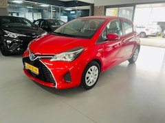 Toyota Yaris - 1.5 Hybrid Now stoelverwarming