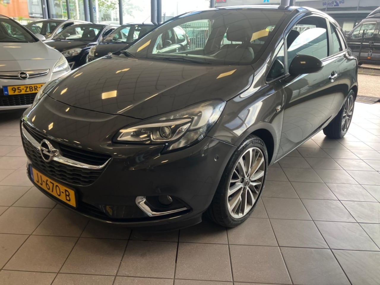 Opel Corsa - 1.0 Turbo Cosmo 68100 KM BJ 2016 !!!! - AutoWereld.nl