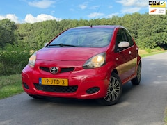 Toyota Aygo - 1.0-12V Access | Nwe APK + 5 Deurs Nu € 1.975,