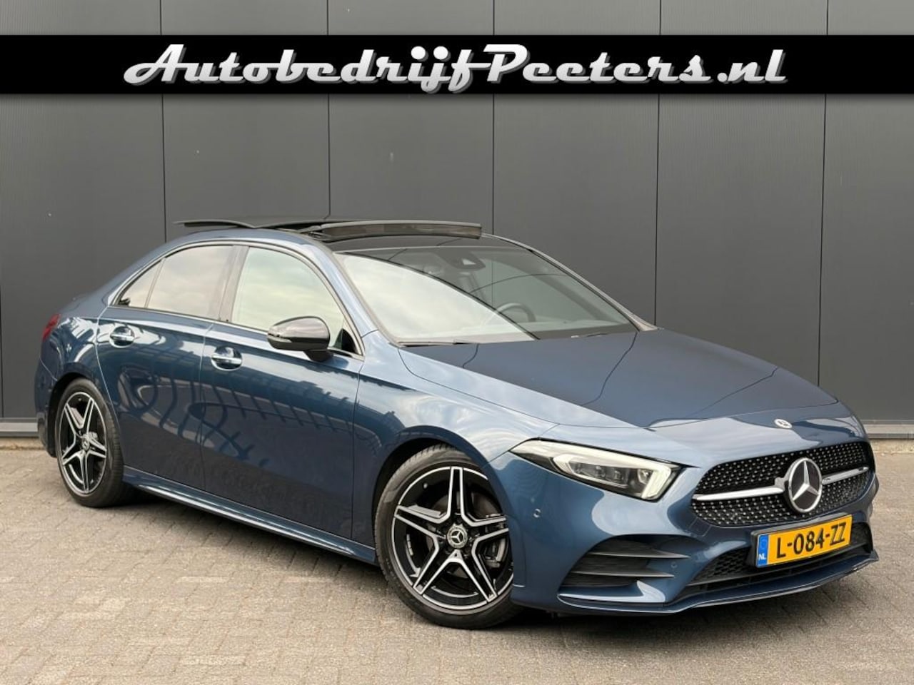 Mercedes-Benz A-klasse - A 200 AMG Nightpakket Pano Leder Sfeerlicht Camera Memory NL-auto - AutoWereld.nl