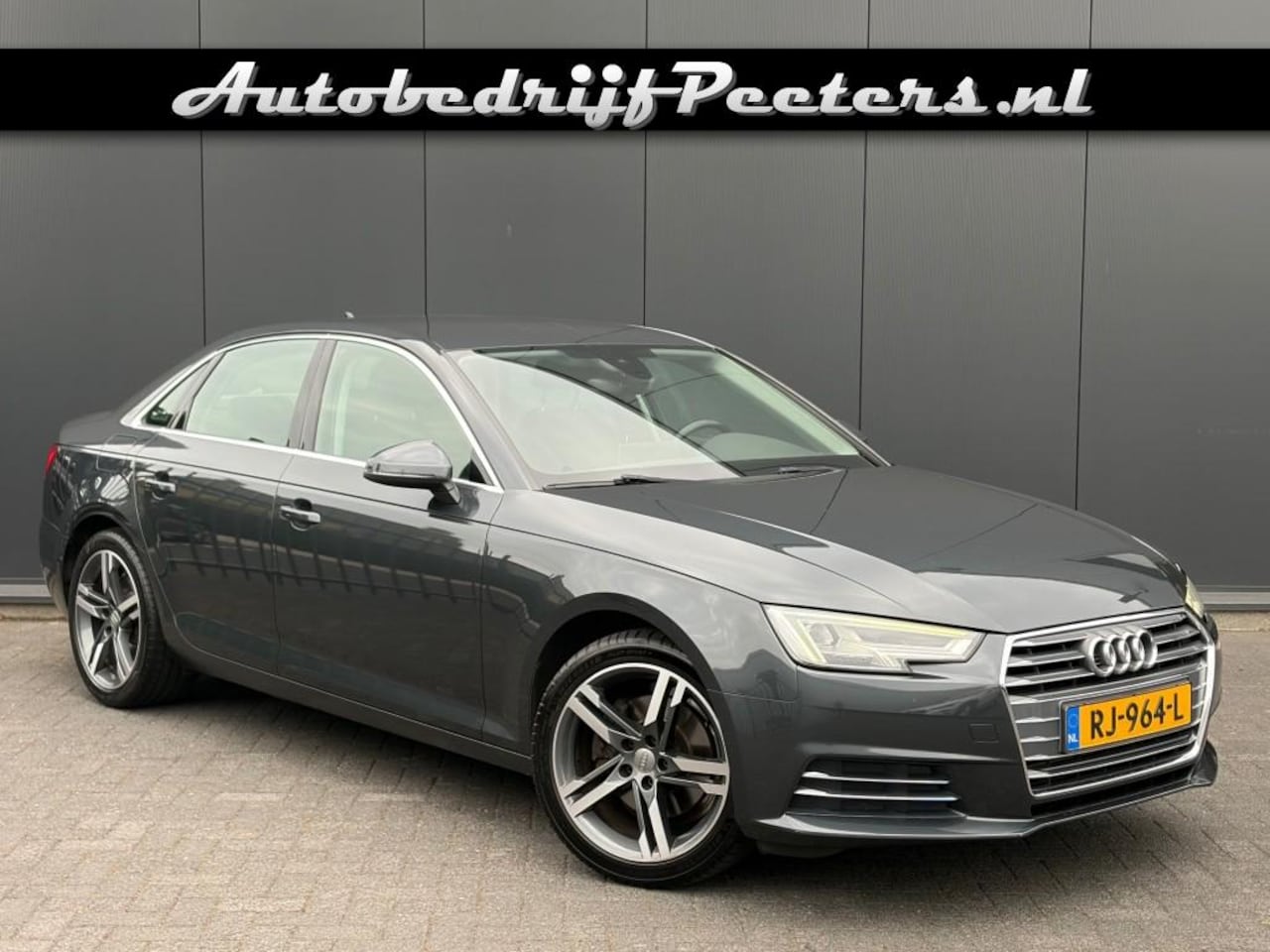 Audi A4 - 2.0 TFSI Sport Virtual Cockpit LED Navi Cruise PDC Afn.trekhaak - AutoWereld.nl