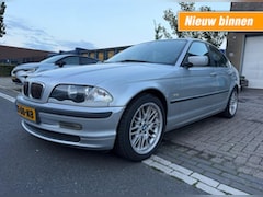 BMW 3-serie - 320i Executive CLIMA SCH. DAK RIJDT GOED PDC LMV NAP APK