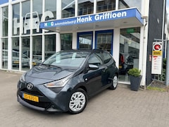 Toyota Aygo - 1.0 VVT-i X-Play I Camera I Cruise control I Airco I LM velgen