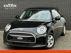 MINI Cooper - Hatchback Essential Automaat 3 deurs / Navigatiesysteem / Climate Control / Parkeersensore