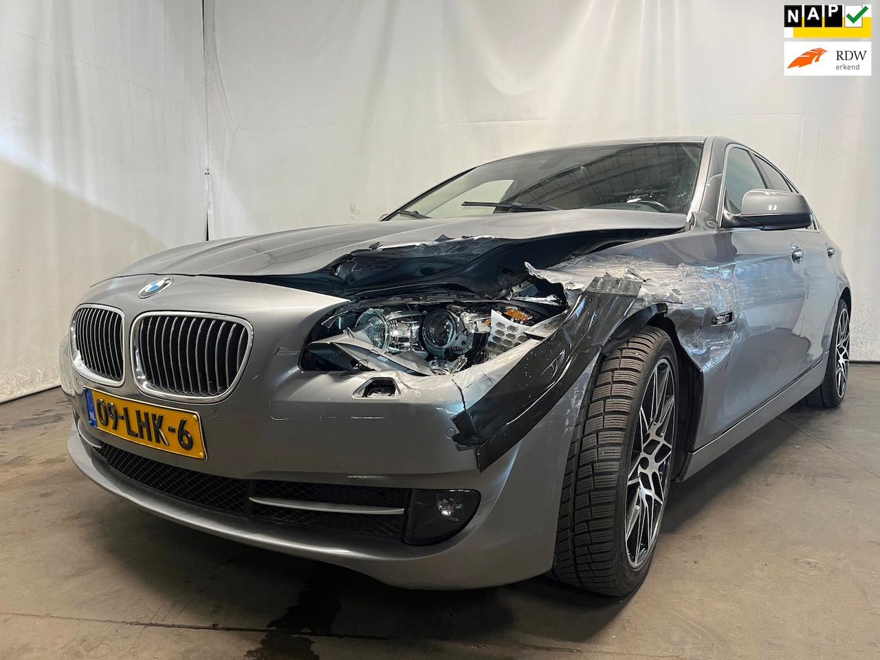 BMW 5-serie - 528i High Executive - Frontschade - WOK status - AutoWereld.nl