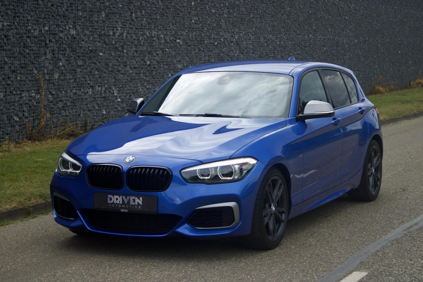 BMW 1-serie - M140i High Ex Shadow | LCI2 - Camera - Navi Pro - AutoWereld.nl