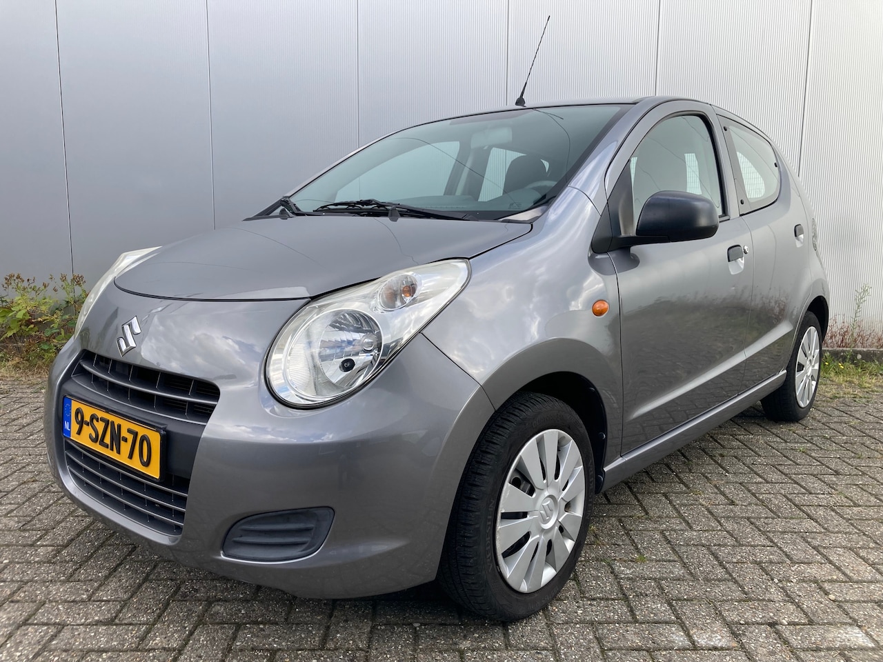 Suzuki Alto - 1.0 Comfort EASSS Airco, vierseizoenenbanden, nieuwe koppeling, APK tot aug 2026, rijklaar! - AutoWereld.nl