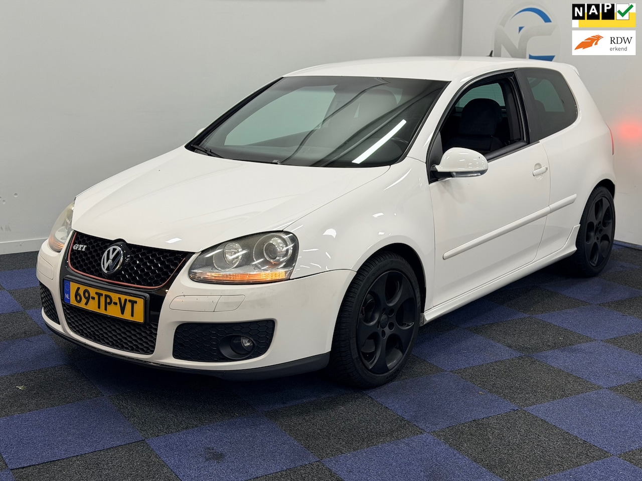 Volkswagen Golf - 2.0 TFSI GTI / MULTIEMEDIA / AUTOMAAT / DEALER ONDERHUDEN - AutoWereld.nl