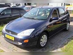 Ford Focus - 1.6-16V Ghia 5-Deurs Airco 166.000km NAP APK juli 2027 Notenhout Trekhaak