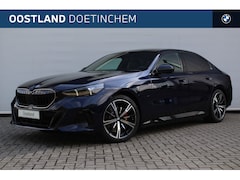 BMW 5-serie - 530e M Sport Automaat / Panoramadak / Bowers & Wilkins / M Multifunctionele Stoelen / Adap