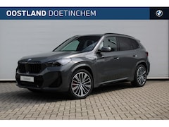 BMW X1 - xDrive25e M Sport Automaat / Panoramadak / Trekhaak / Sportstoelen / M Adaptief onderstel