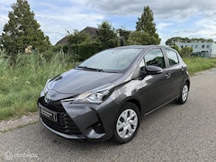 Toyota Yaris - 1.5 Hybrid Dynamic / Invalide Auto / Cam / Navi
