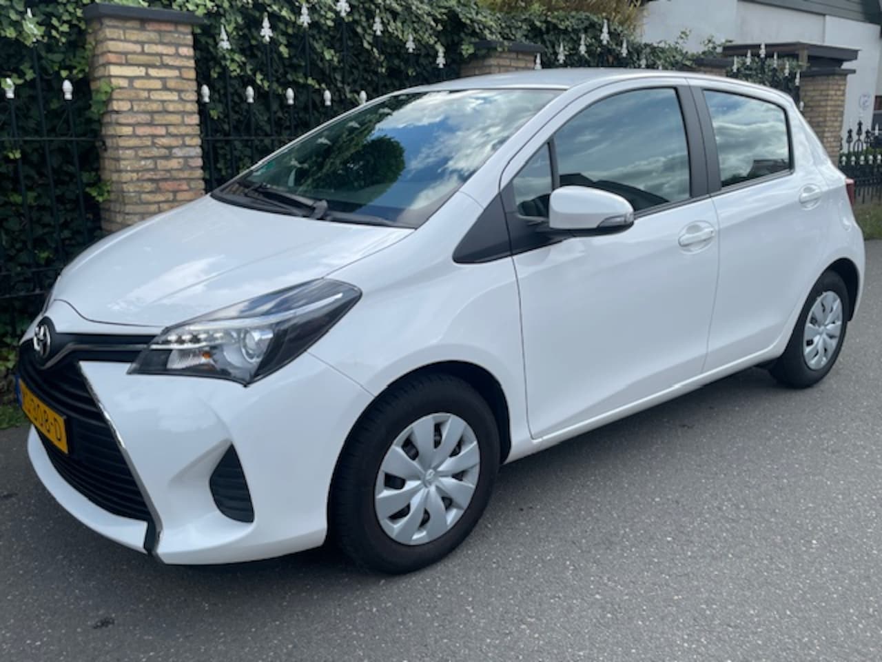 Toyota Yaris - 1.0 VVT-i Aspiration / 76.351 km/ 2016 - AutoWereld.nl