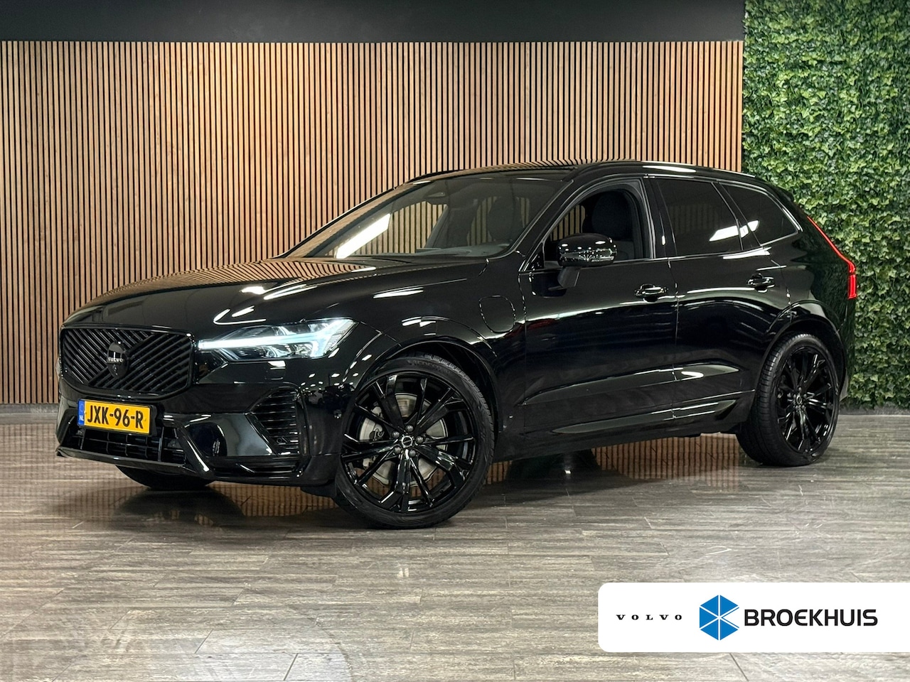 Volvo XC60 - T6 AWD Recharge Ultra Black Edition | Luchtvering | Trekhaak | 360 Camera | Head-Up Displa - AutoWereld.nl