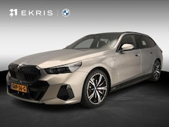BMW 5-serie Touring - 530e | M-Sportpakket | LED | Leder | HUD | Active cruise | Panoramadak | Trekhaak | DAB |